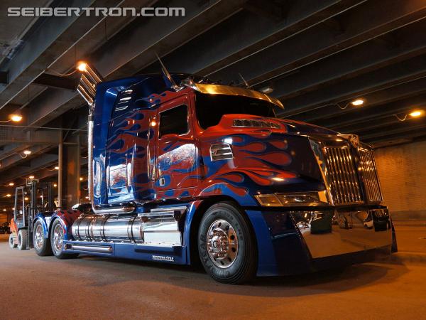 Transformers 4 Age of Extinction filming - Lower Wacker in Chicago (August 25th, 2013)